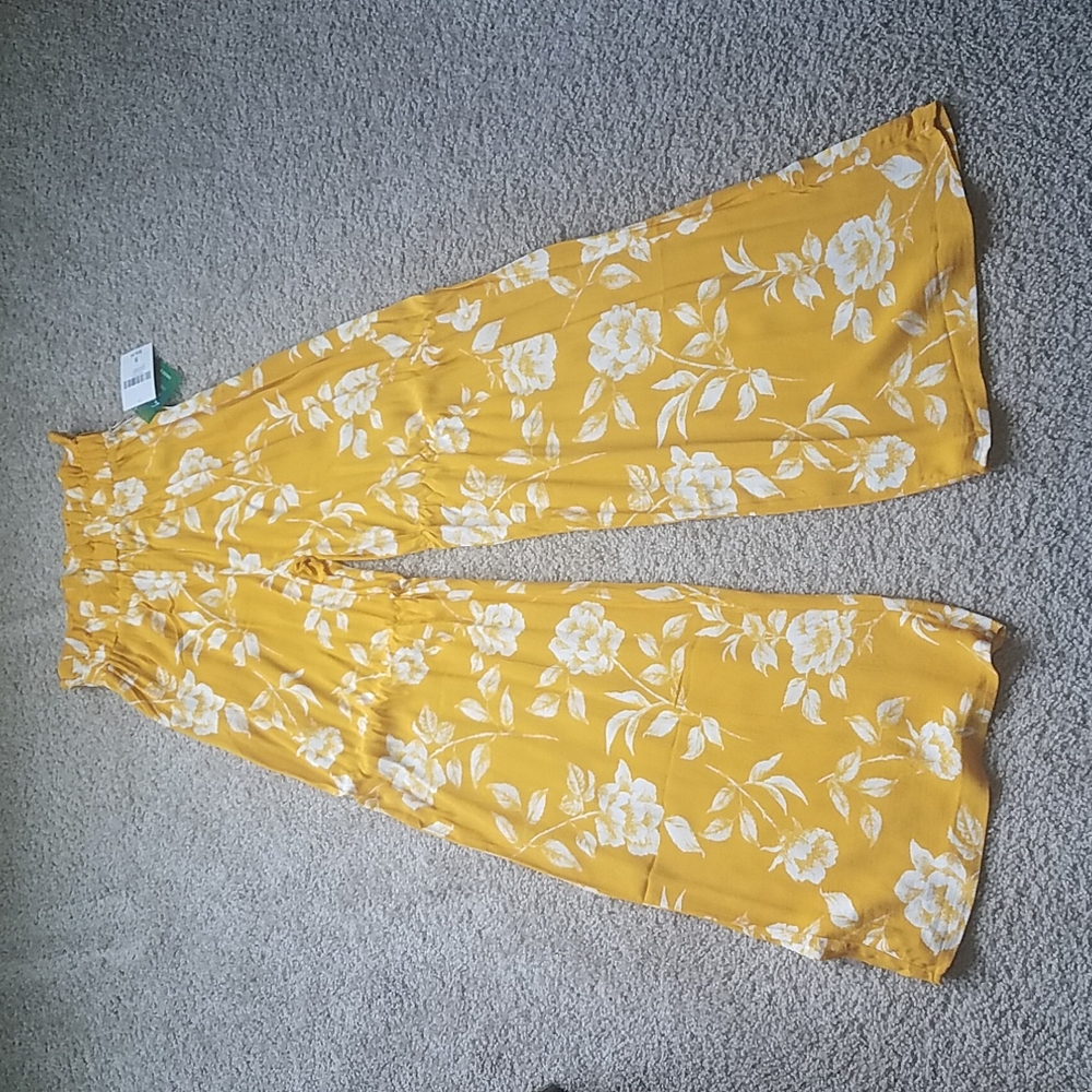 Wide leg pants, High Waist, Forever 21, gold/mustard floral, size Small